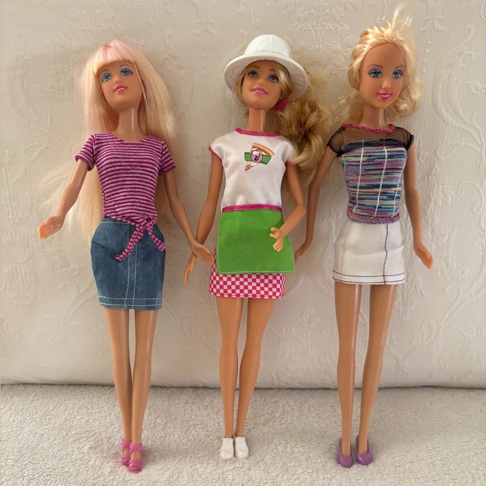 Fashion Doll Trio with Colorful Outfits